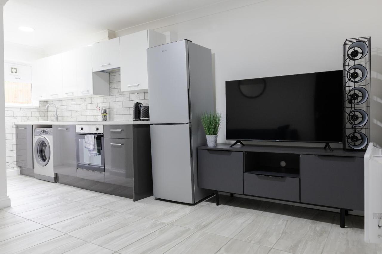 Chic Urban 2 Bedroom Apartments Cardiff Esterno foto